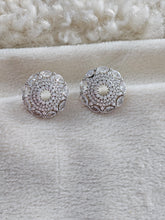 SILVER EARRING