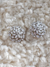 SILVER EARRING