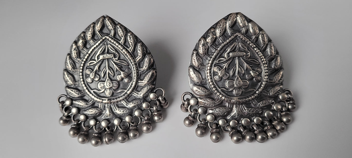STATEMENT EARRINGS