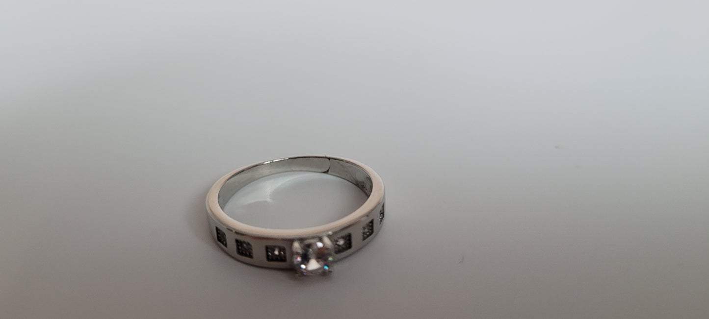 SILVER RING