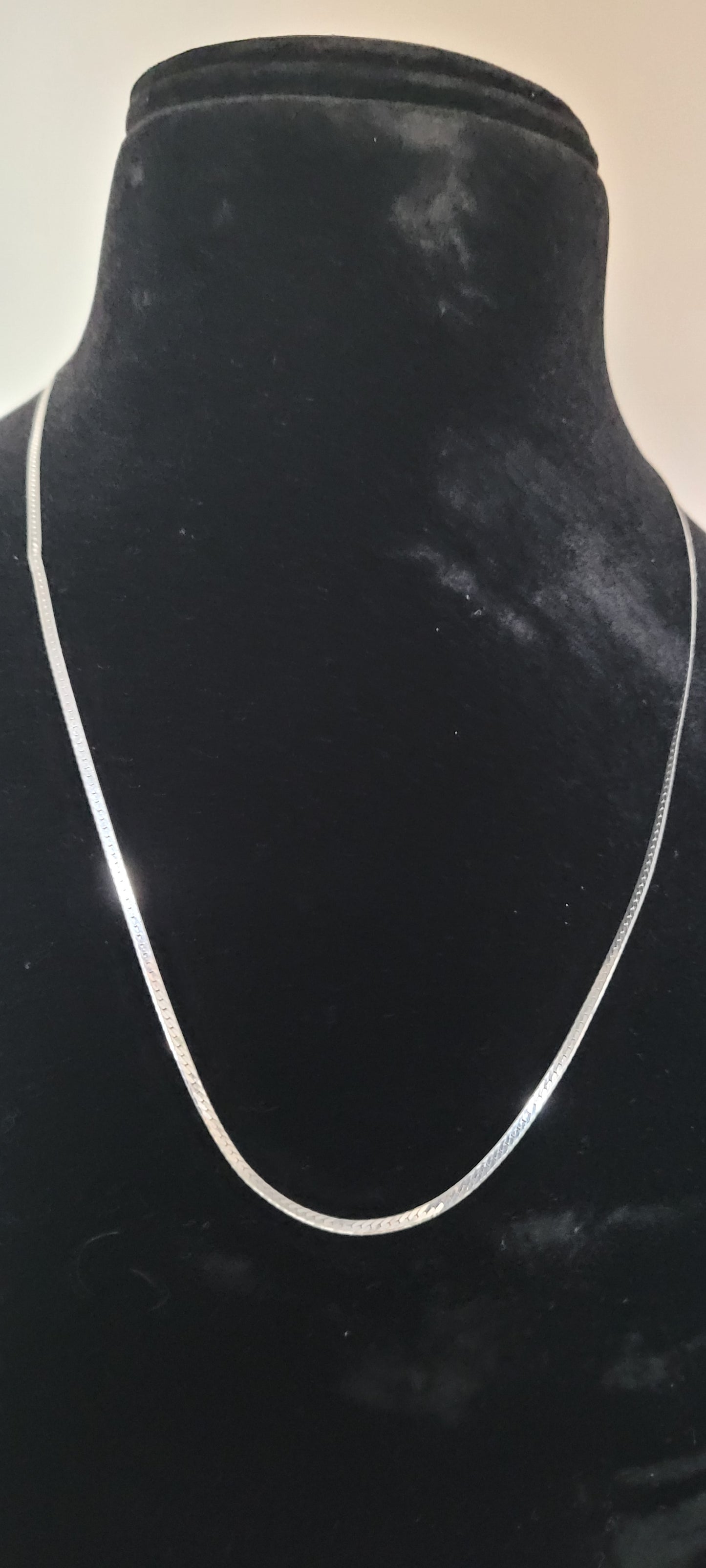 HERRINGBONE SILVER CHAIN