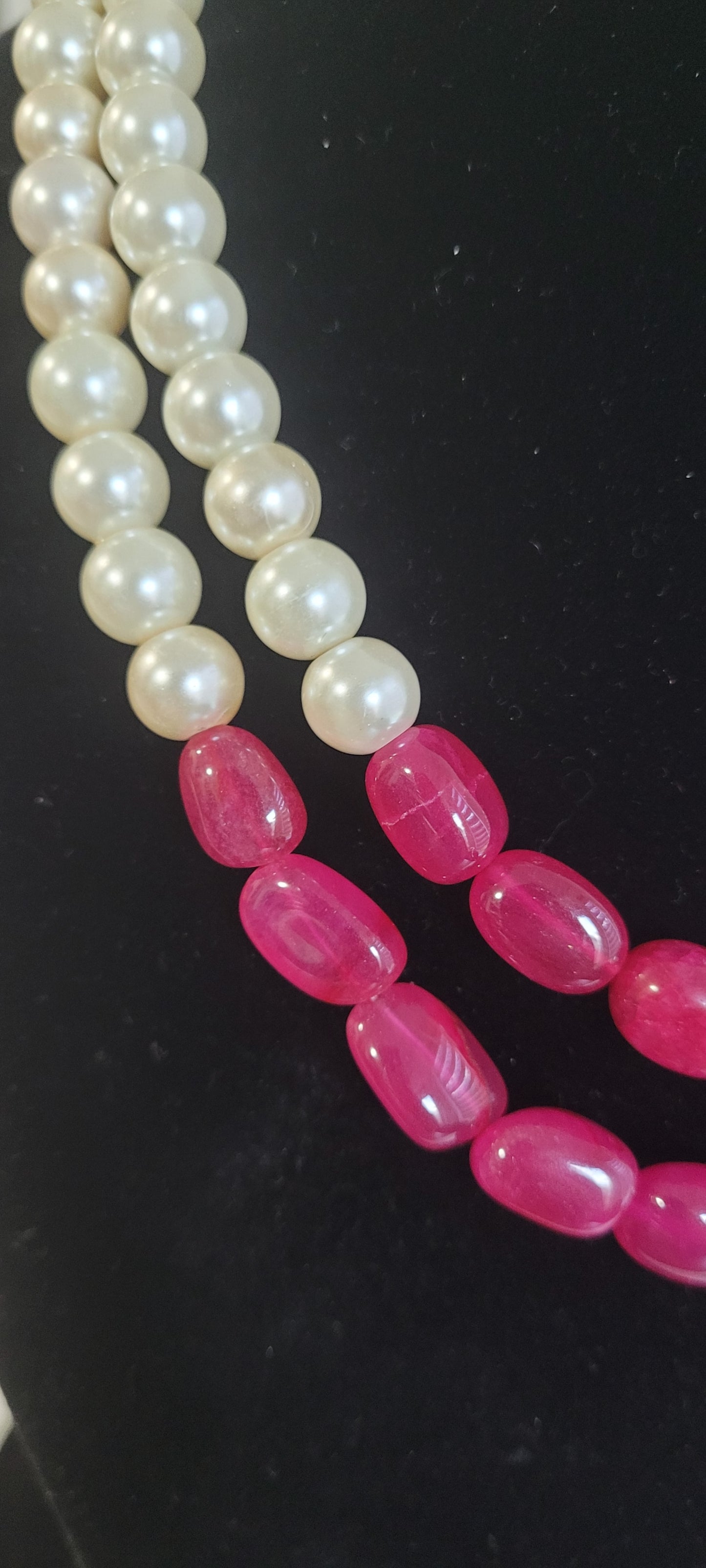 BEADS NECKLACE
