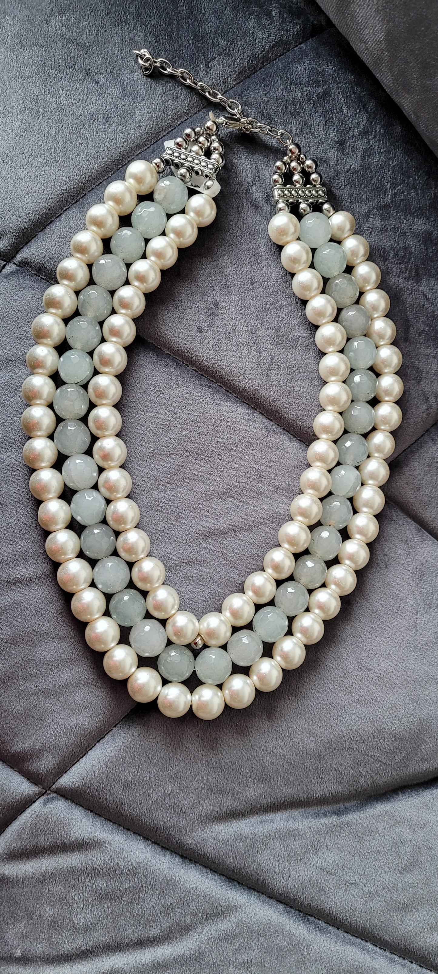 BEADS NECKLACE