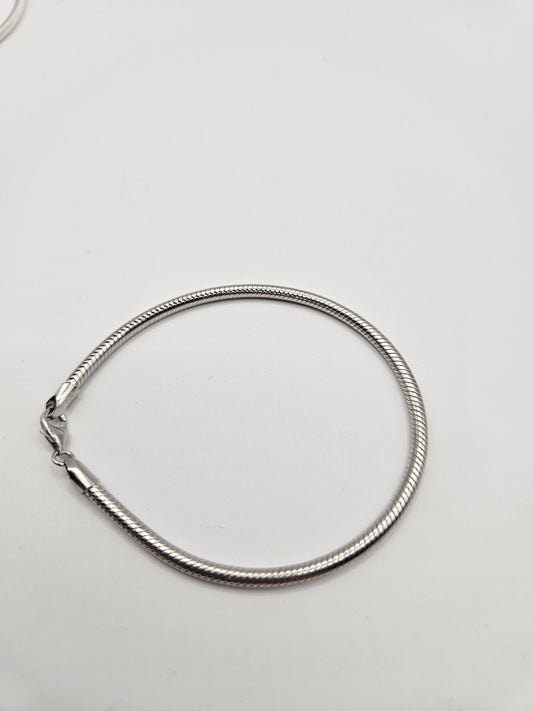 SILVER SNAKE CHAIN BRACELET