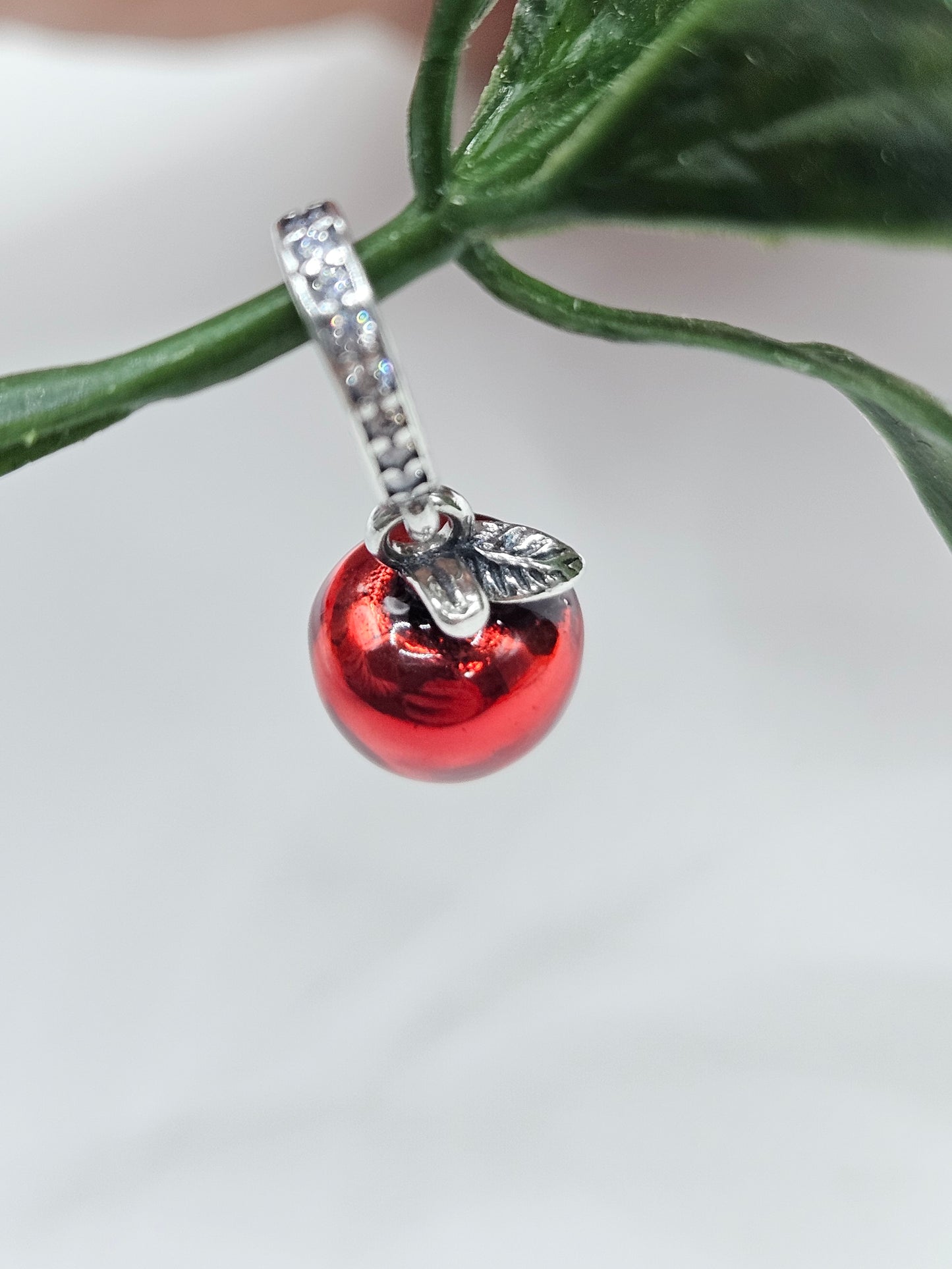 APPLE DANGLE CHARM