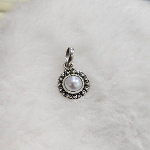 PEARL PENDANTS