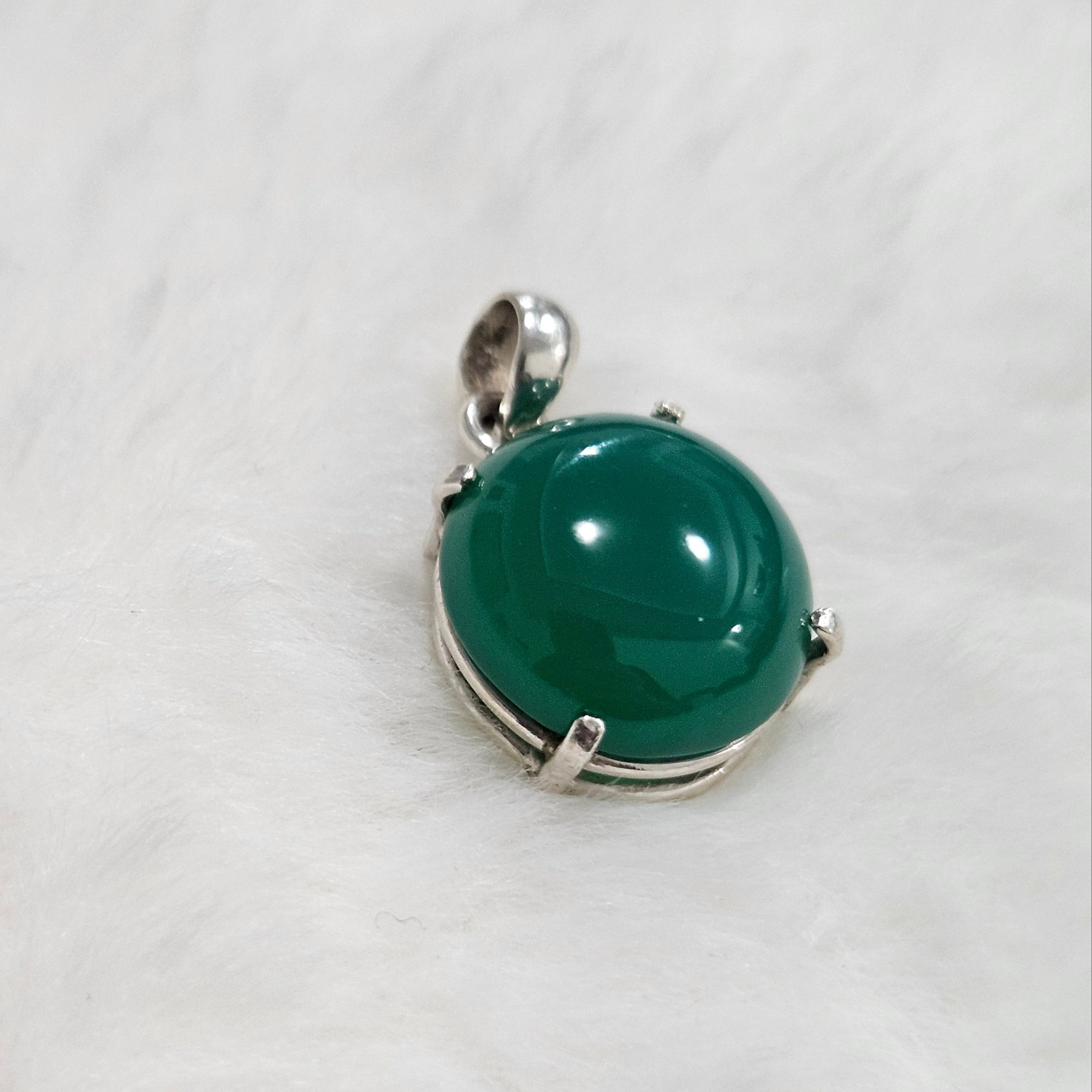 STONE PENDANT