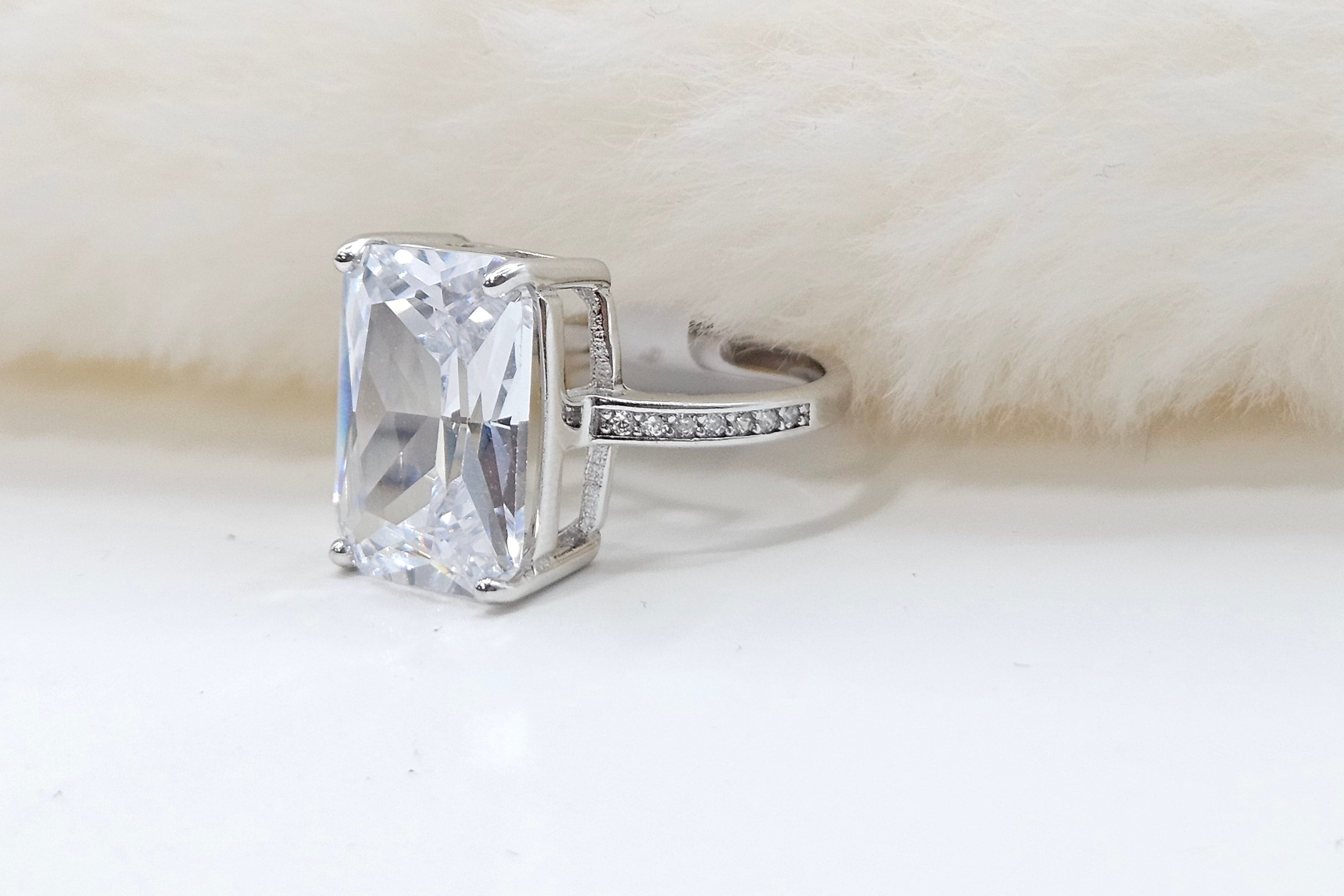 SILVER CZ STUDDED RING