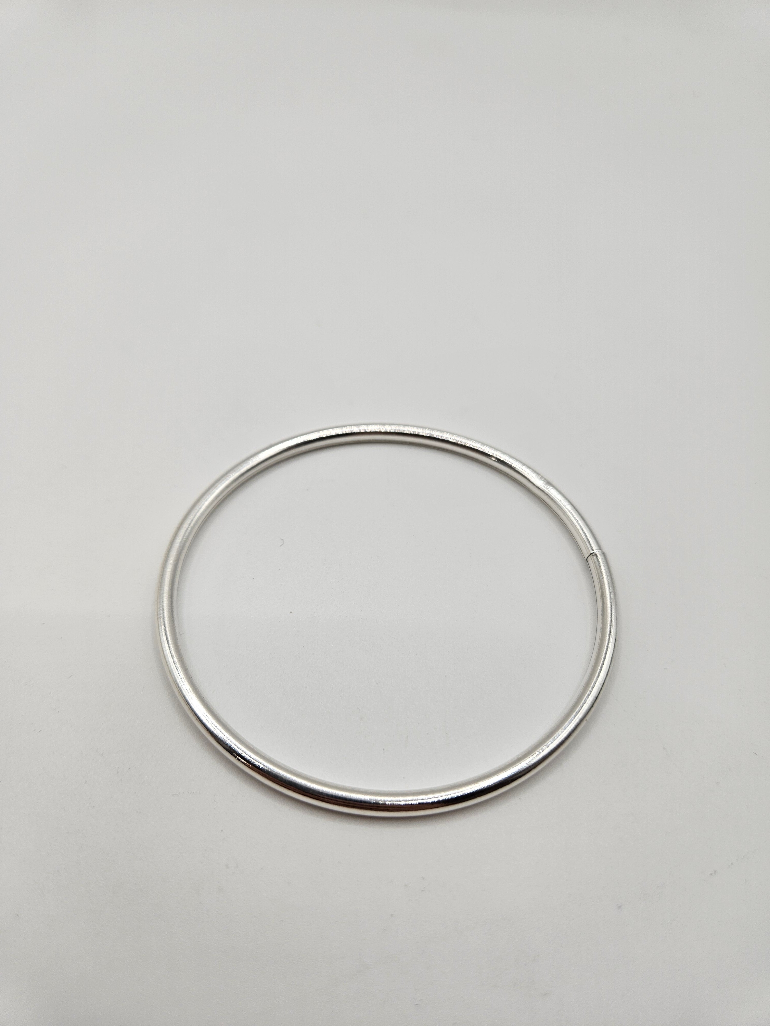 SILVER SINGLE BANGLES