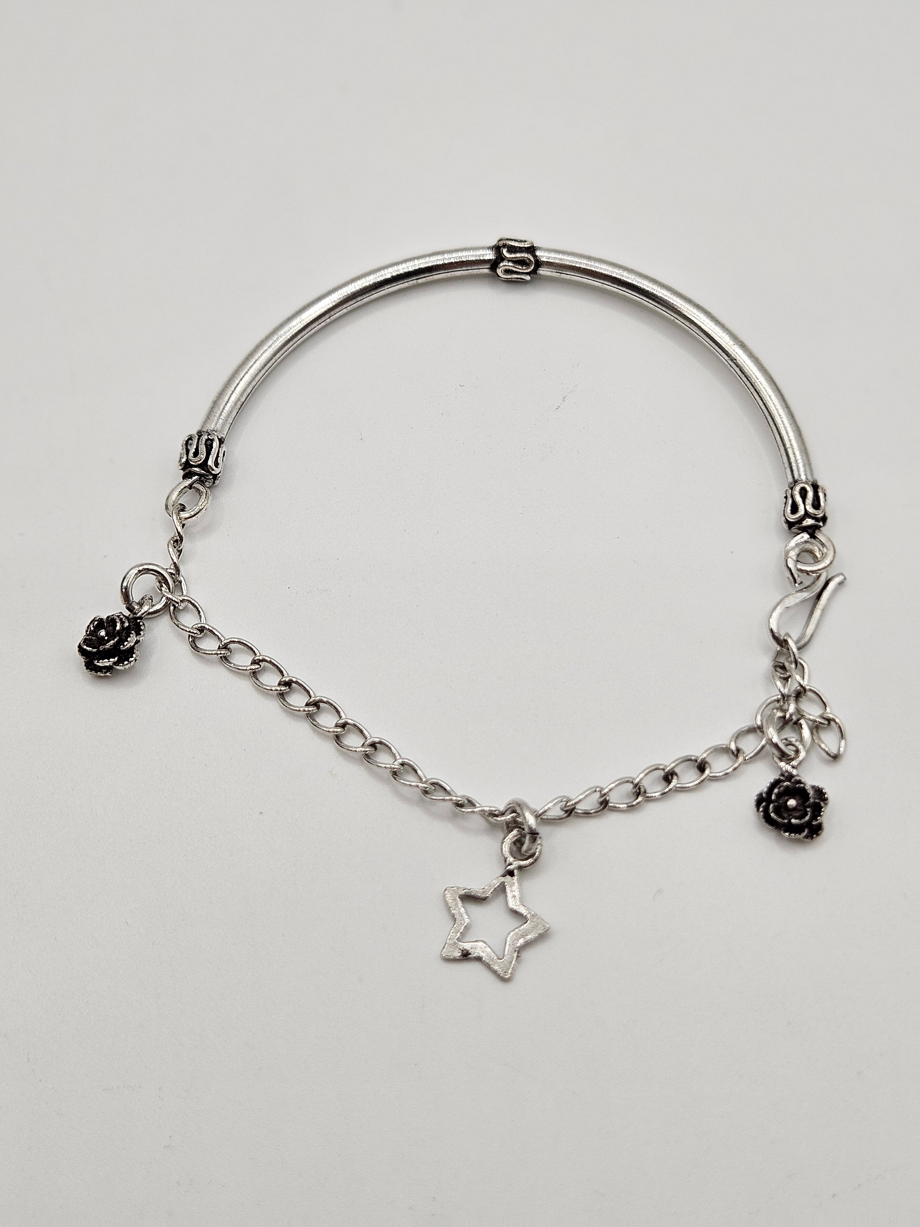 SILVER STATEMENT BRACELET