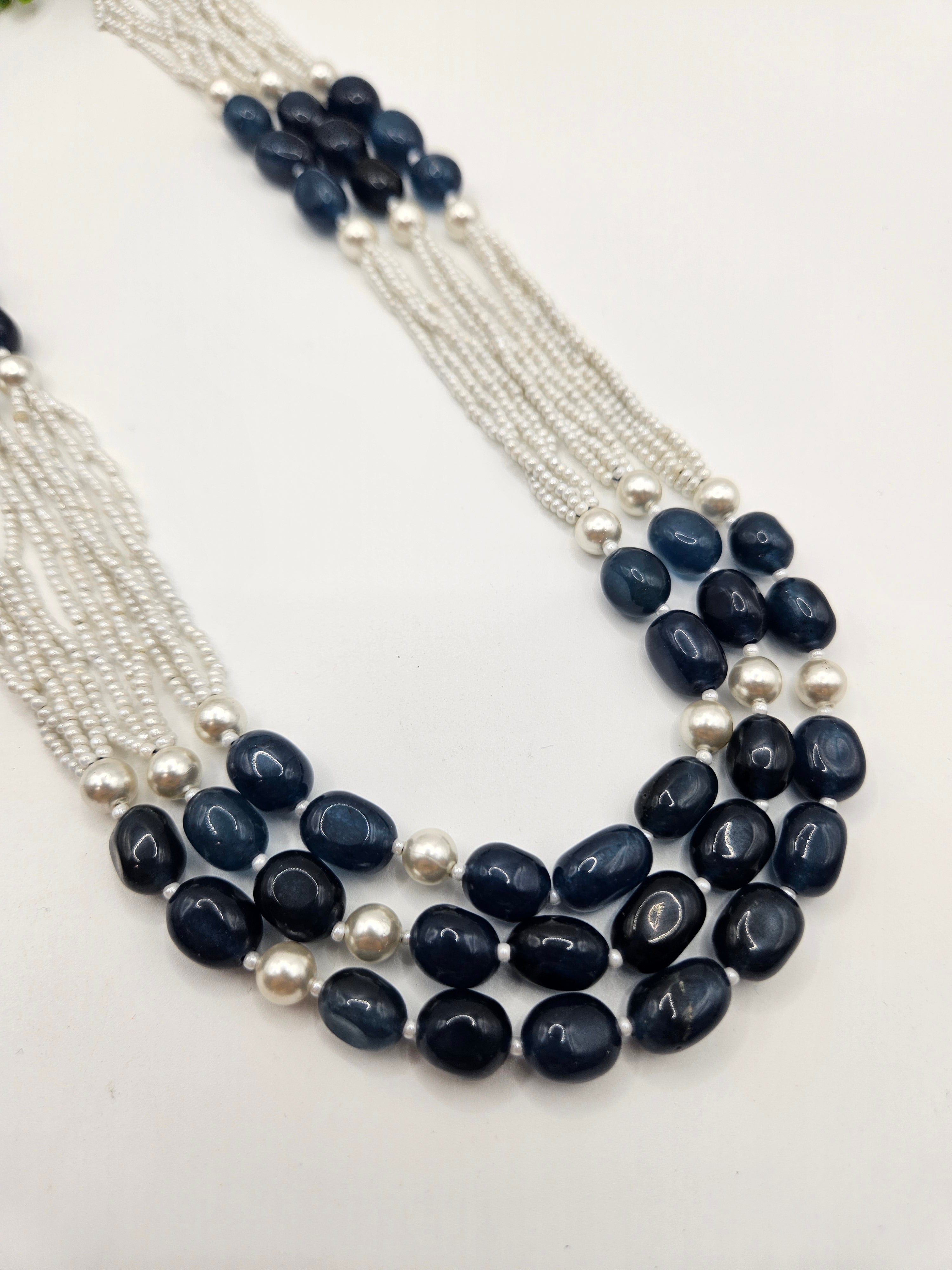 BEADS NECKLACE