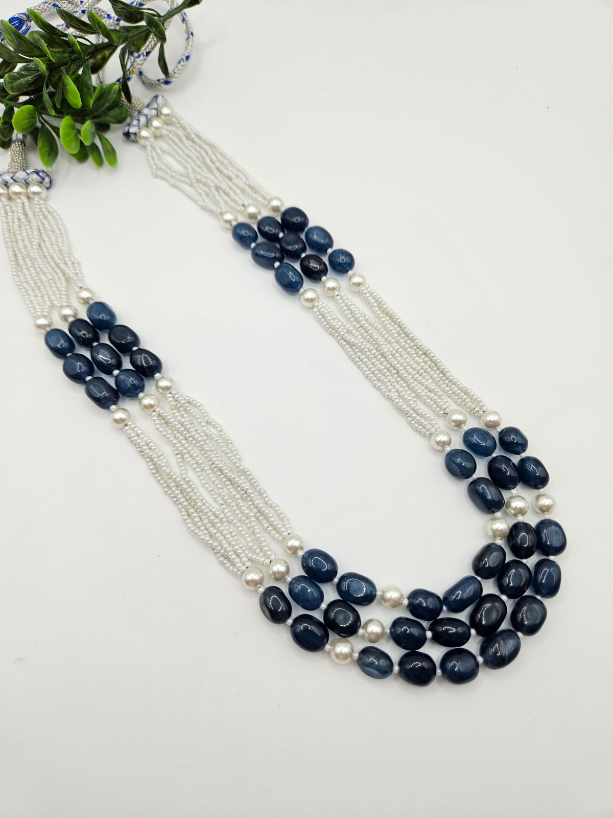 BEADS NECKLACE