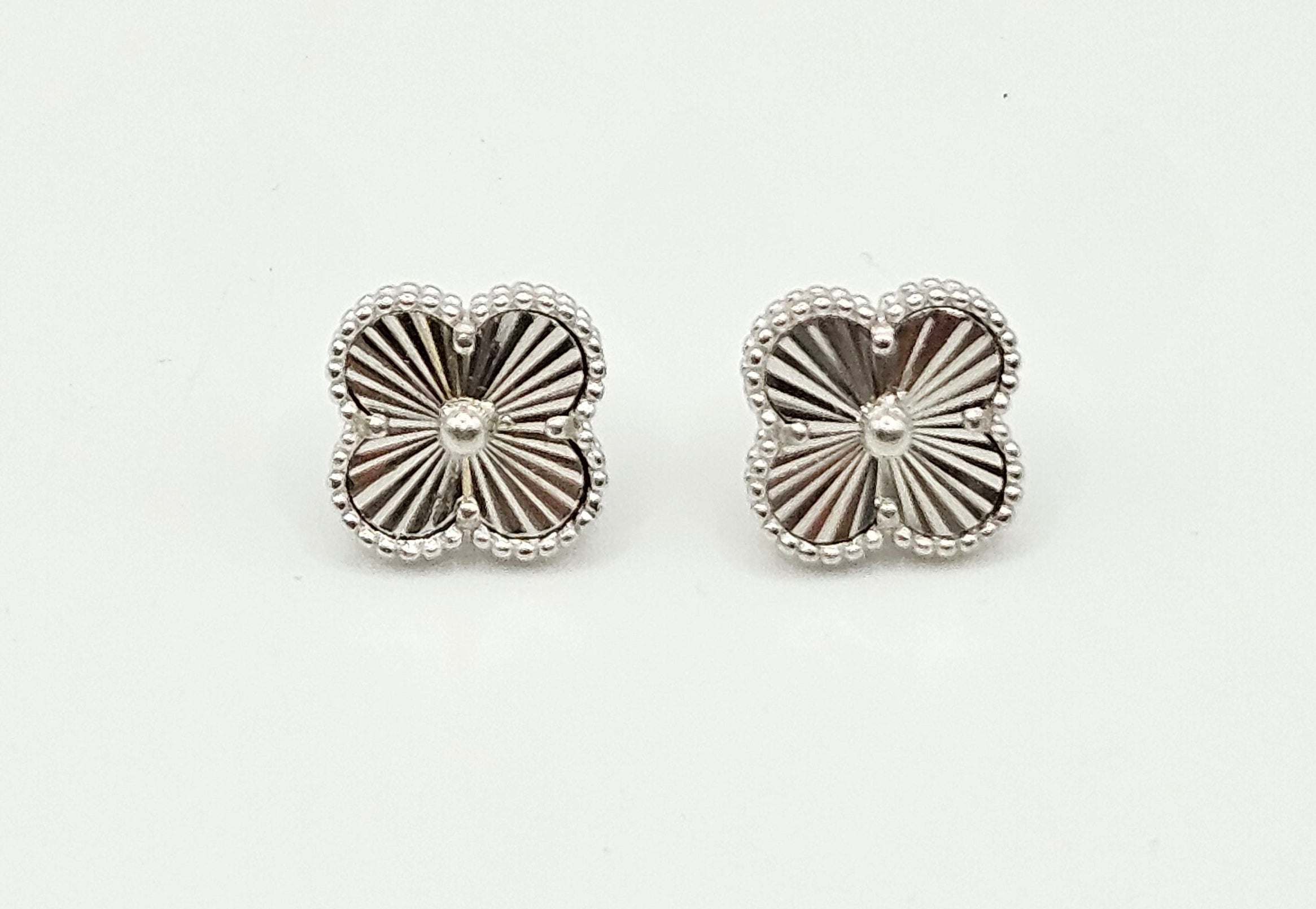 SILVER EARRING