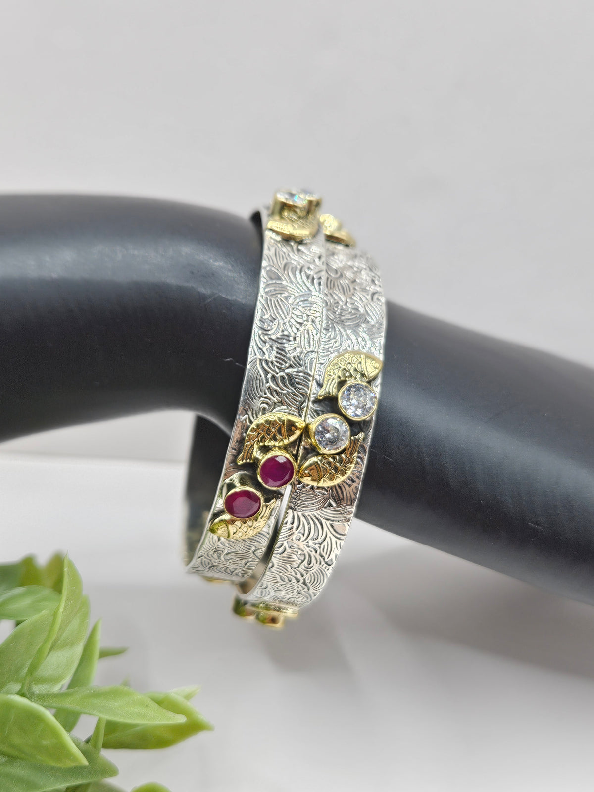 SILVER GOLD STONE BANGLES SIZE 2.4