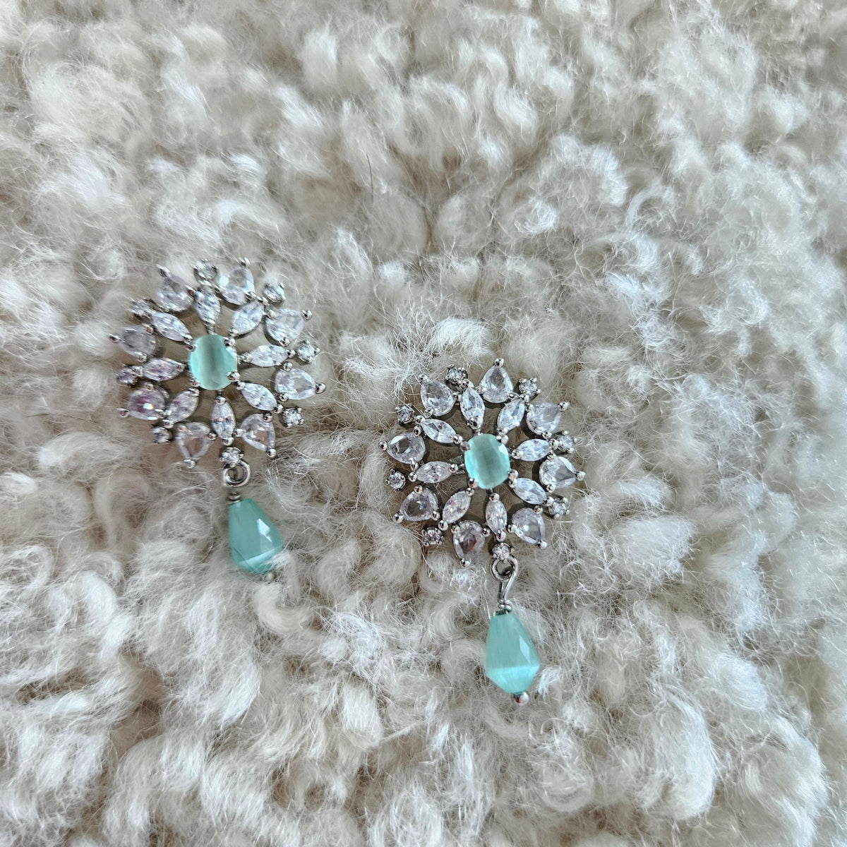 SILVER EARRING