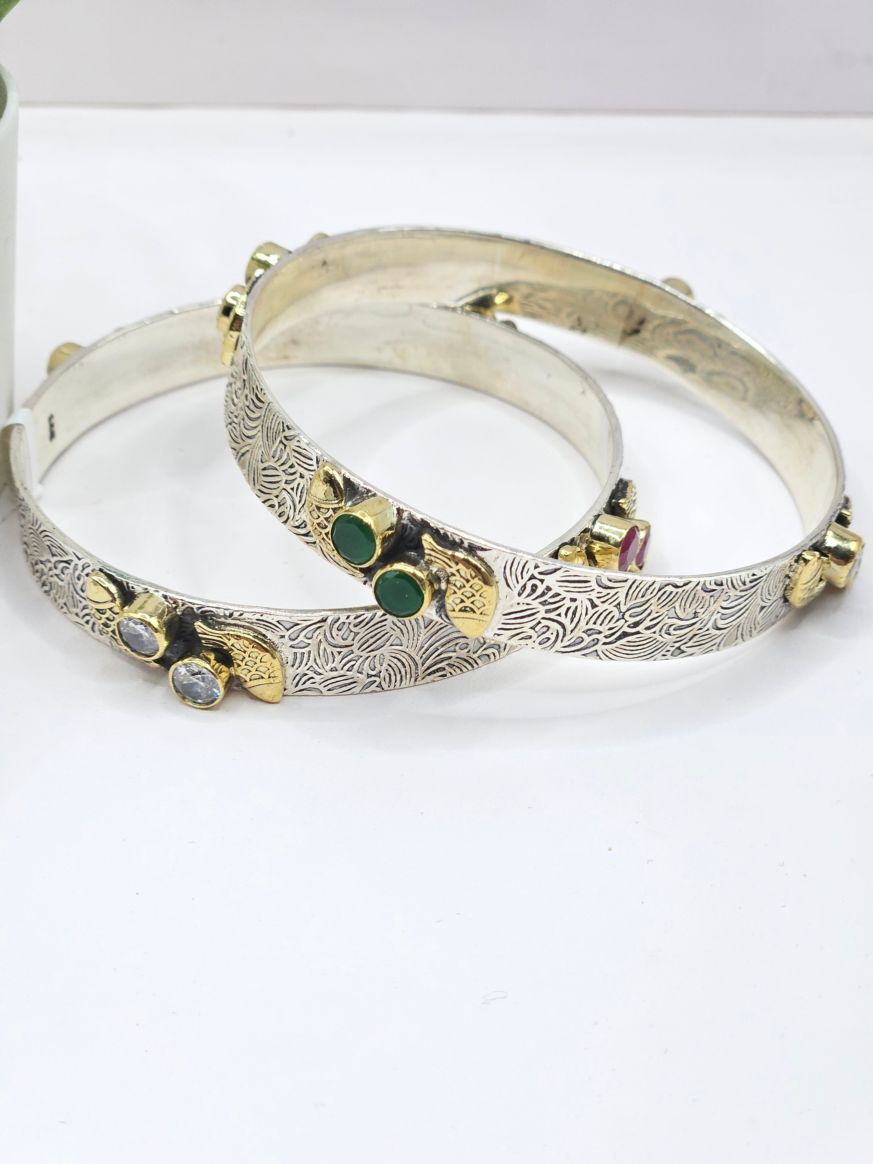SILVER GOLD STONE BANGLES SIZE 2.4