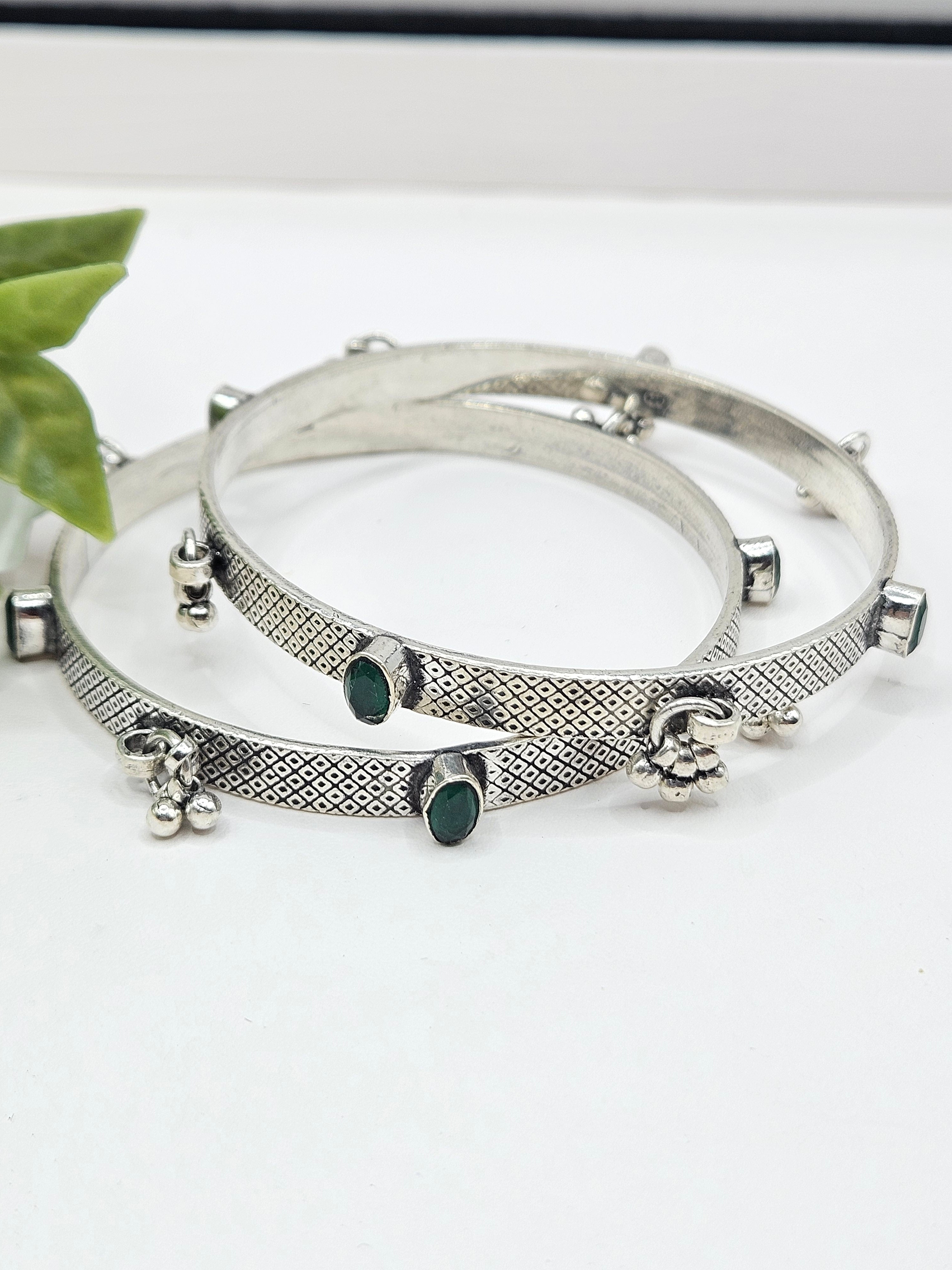 SILVER GOLD STONE BANGLES SIZE 2.6