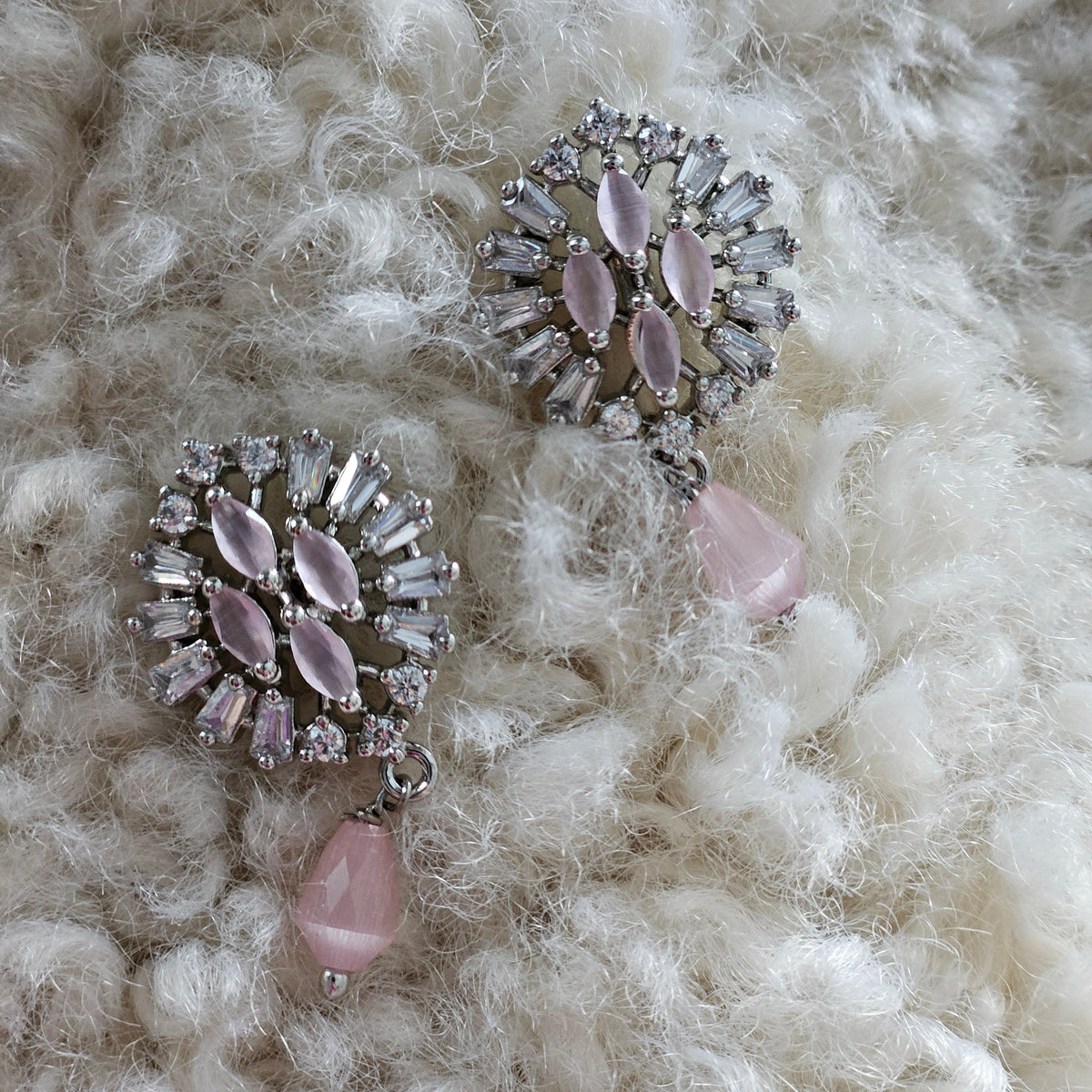SILVER EARRING