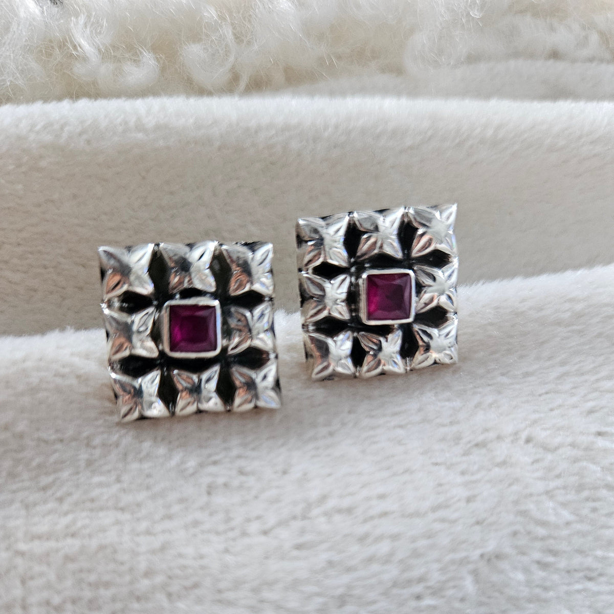 SILVER EARRING