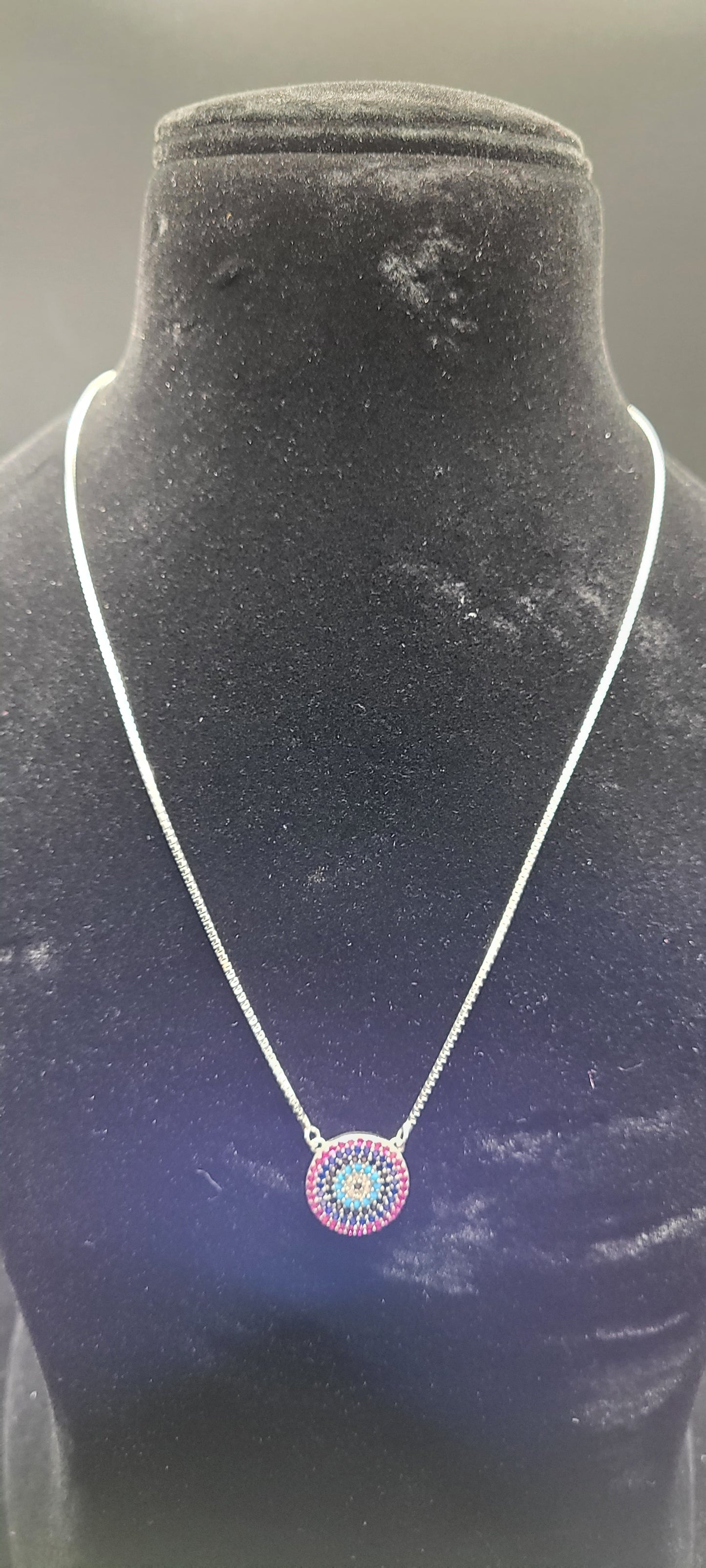 SILVER PENDANT & CHAIN