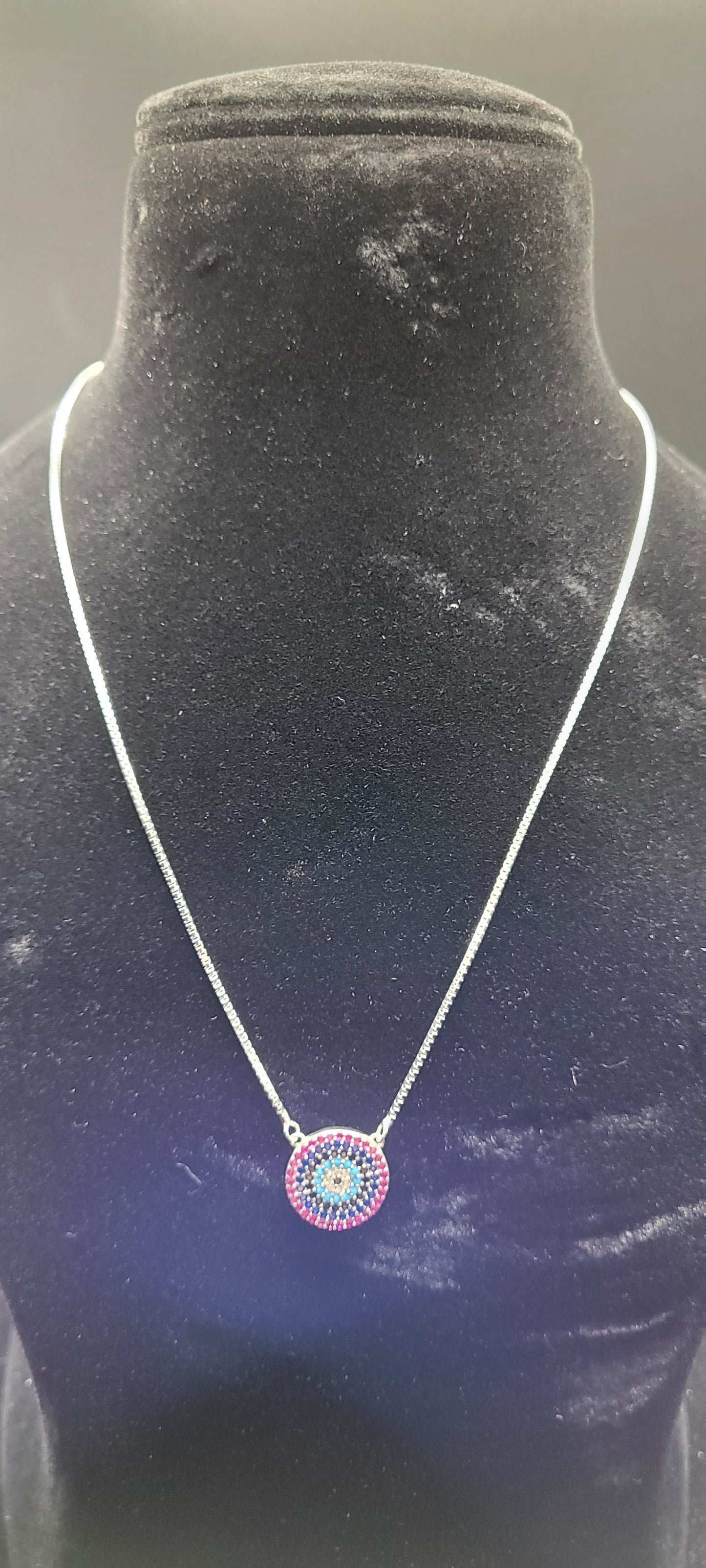 SILVER PENDANT & CHAIN