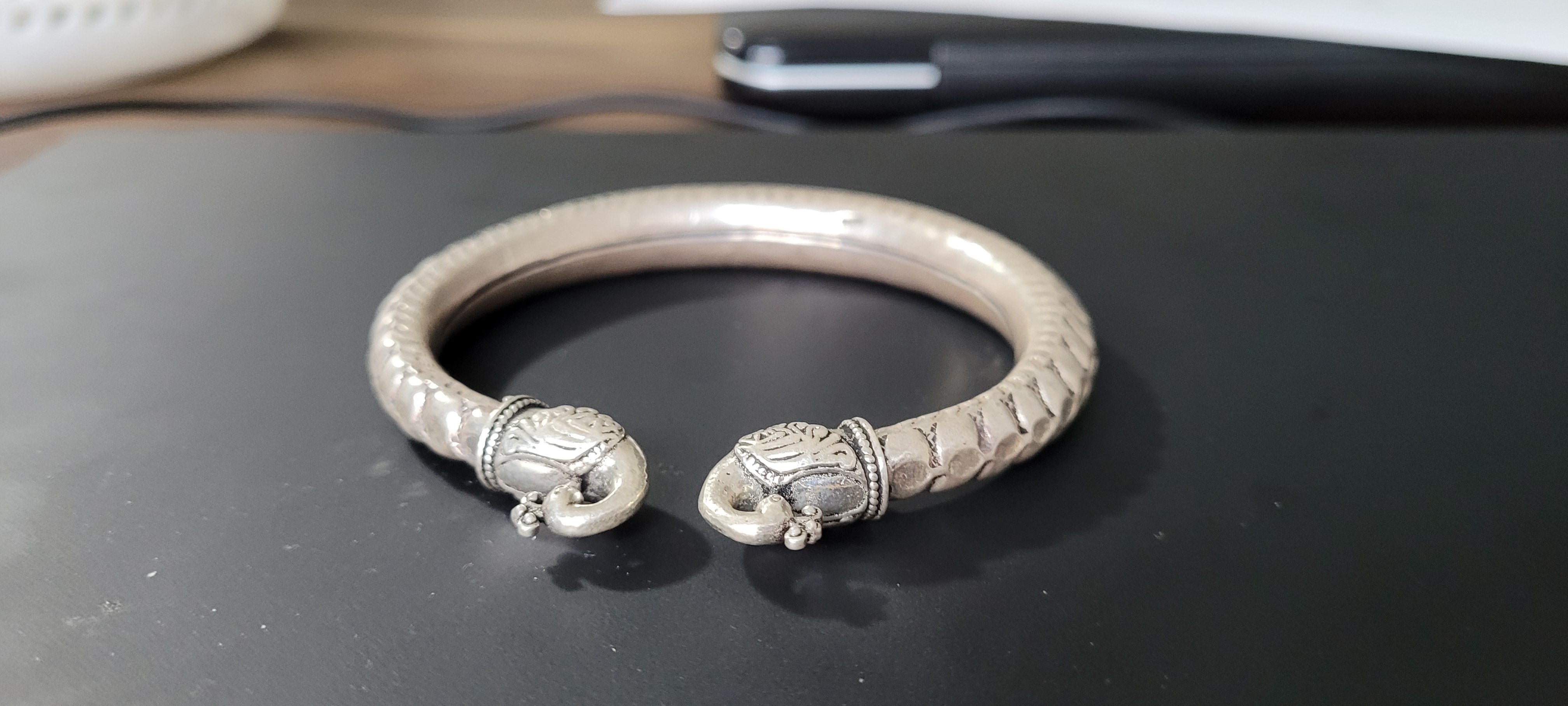 OXIDIZED BOLD RAJWADI KADA – SILVERSHINE