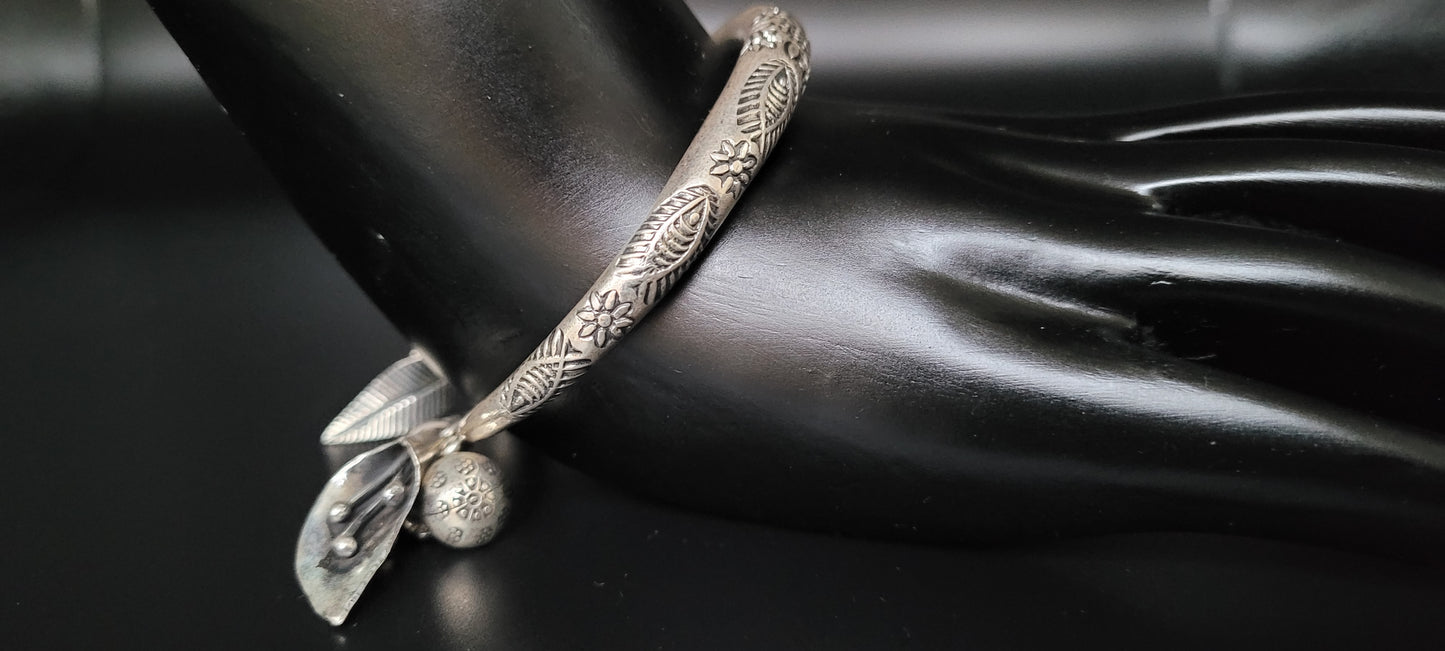 OXIDISED SILVER HANGING KADA/BRACELET