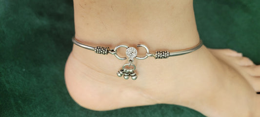 SILVER HASLI ANKLETS