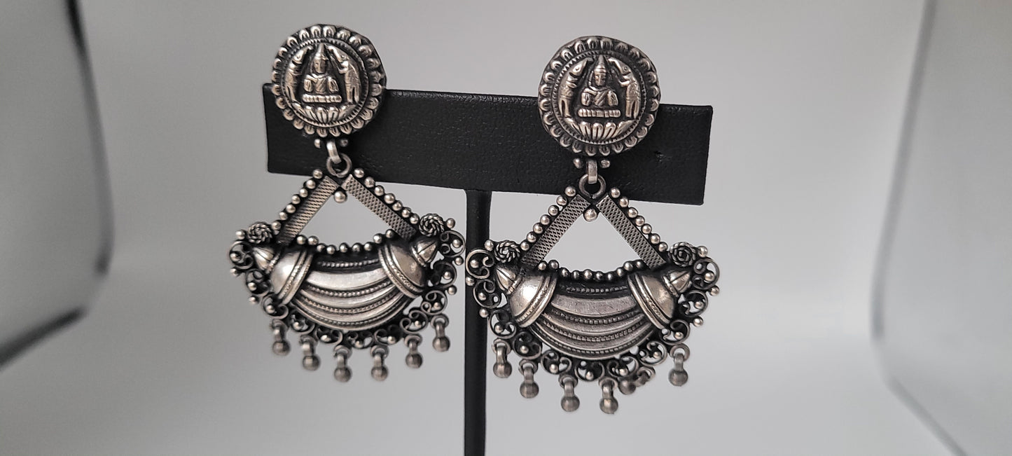 STATEMENT EARRINGS