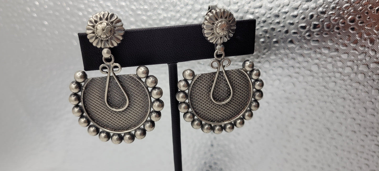 STATEMENT EARRINGS