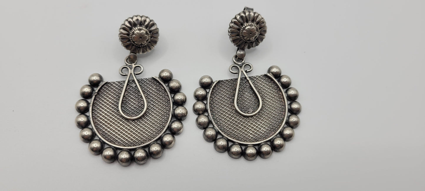 STATEMENT EARRINGS