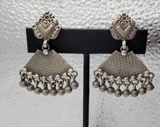 STATEMENT EARRINGS