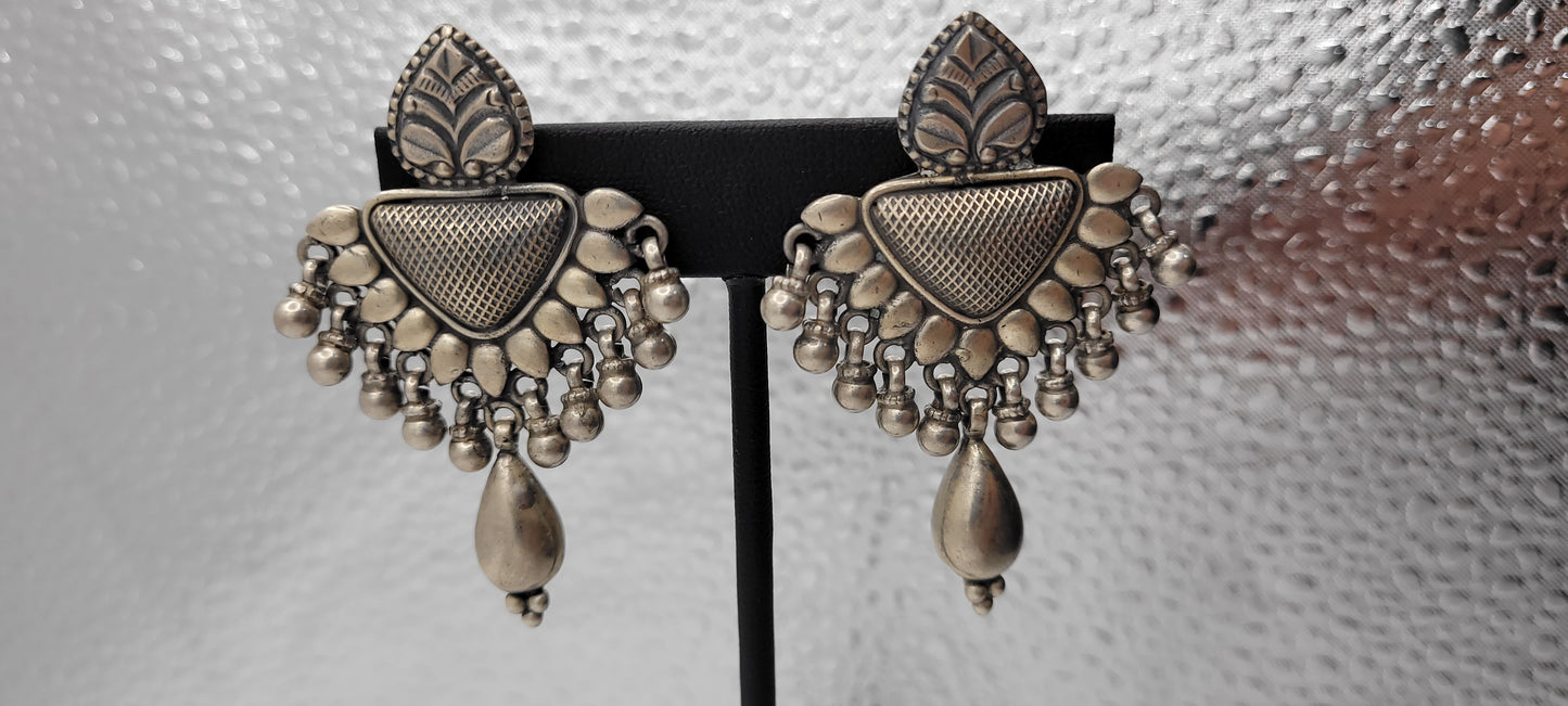 STATEMENT EARRINGS