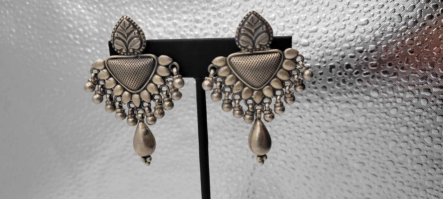 STATEMENT EARRINGS