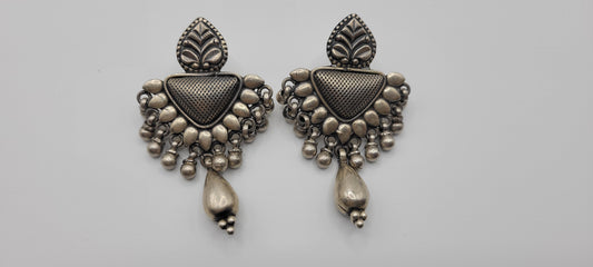 STATEMENT EARRINGS