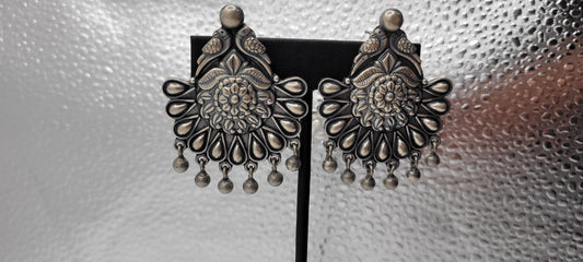 STATEMENT EARRINGS