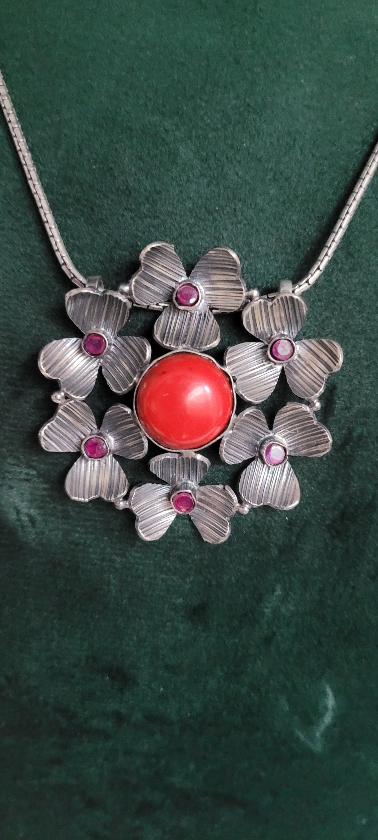 STATEMENT STONE NECKLACE