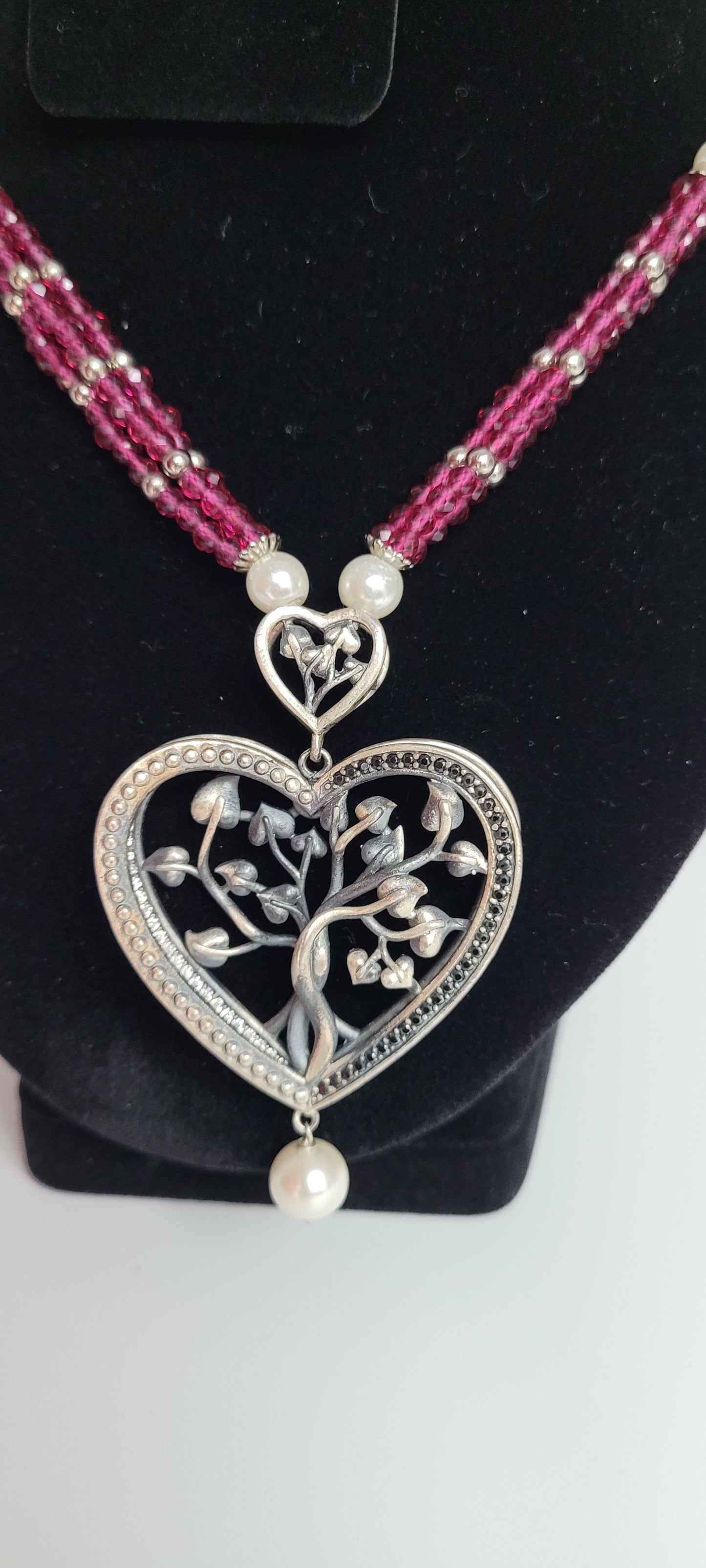 STATEMENT SILVER HEART NECKLACE