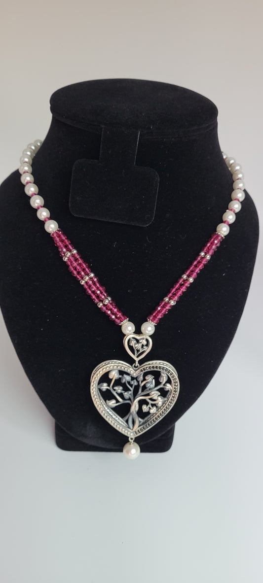 STATEMENT SILVER HEART NECKLACE