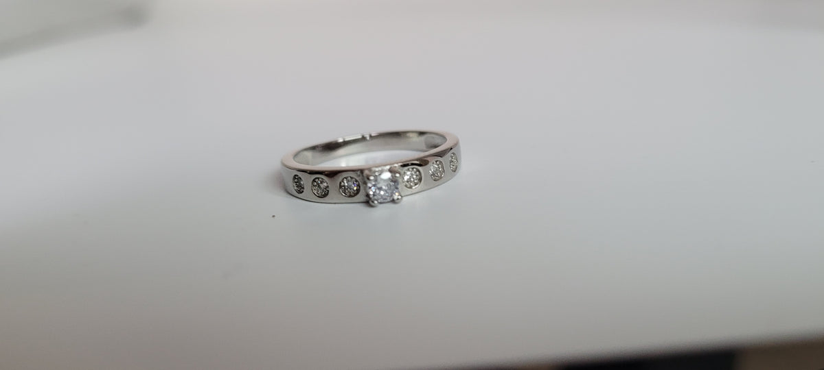 SILVER RING