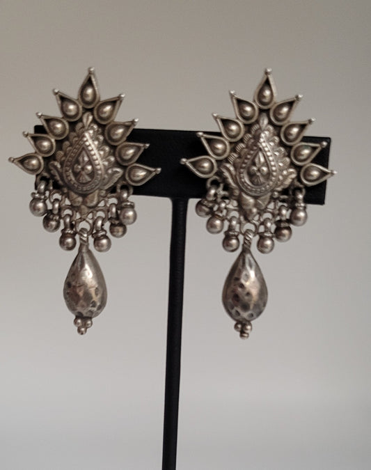 STATEMENT EARRINGS