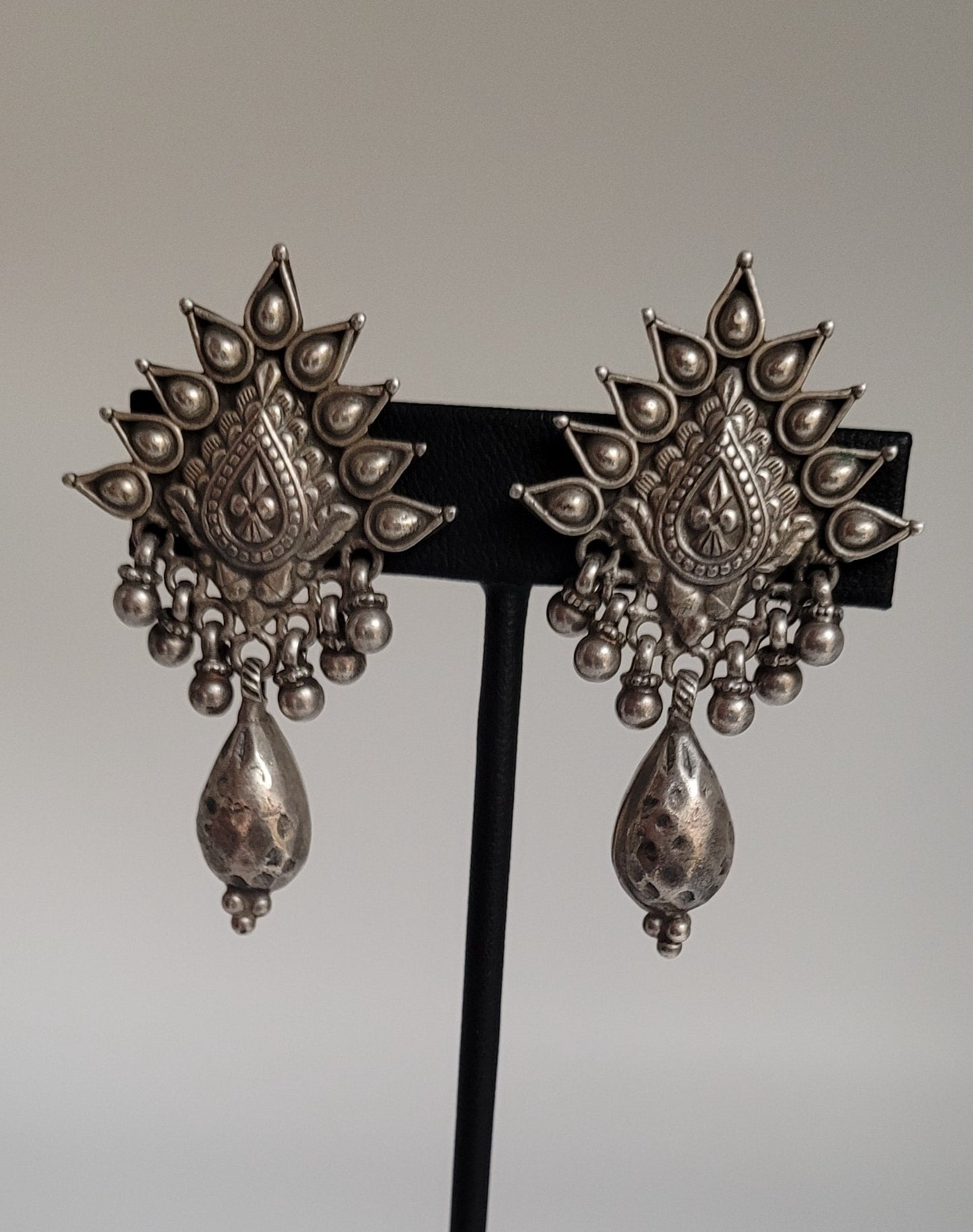 STATEMENT EARRINGS