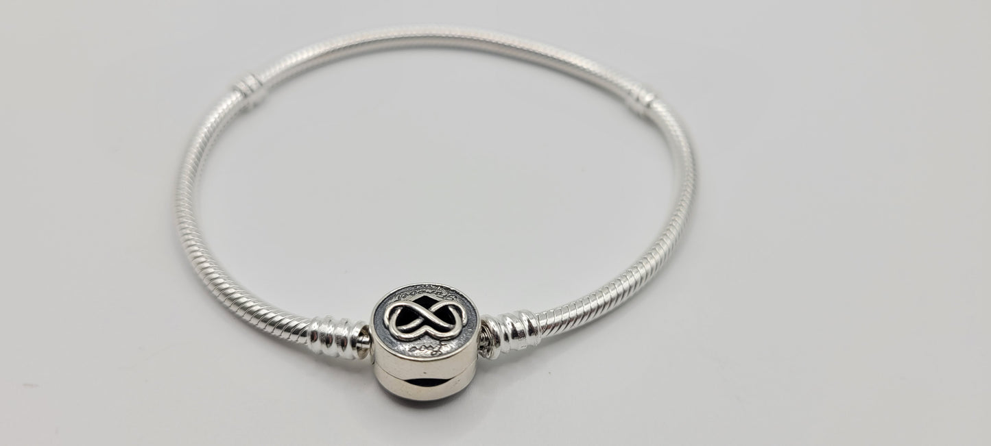 SILVER SNAKE CHAIN BRACELET