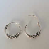 STATEMENT EARRING