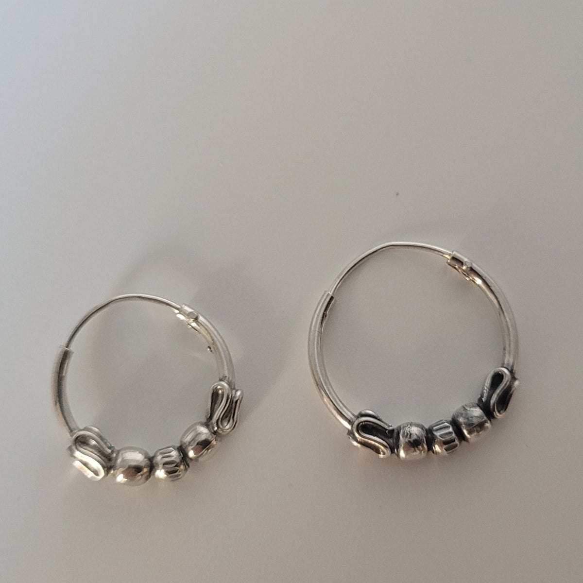 STATEMENT EARRING