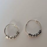 STATEMENT EARRING