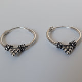 STATEMENT EARRING