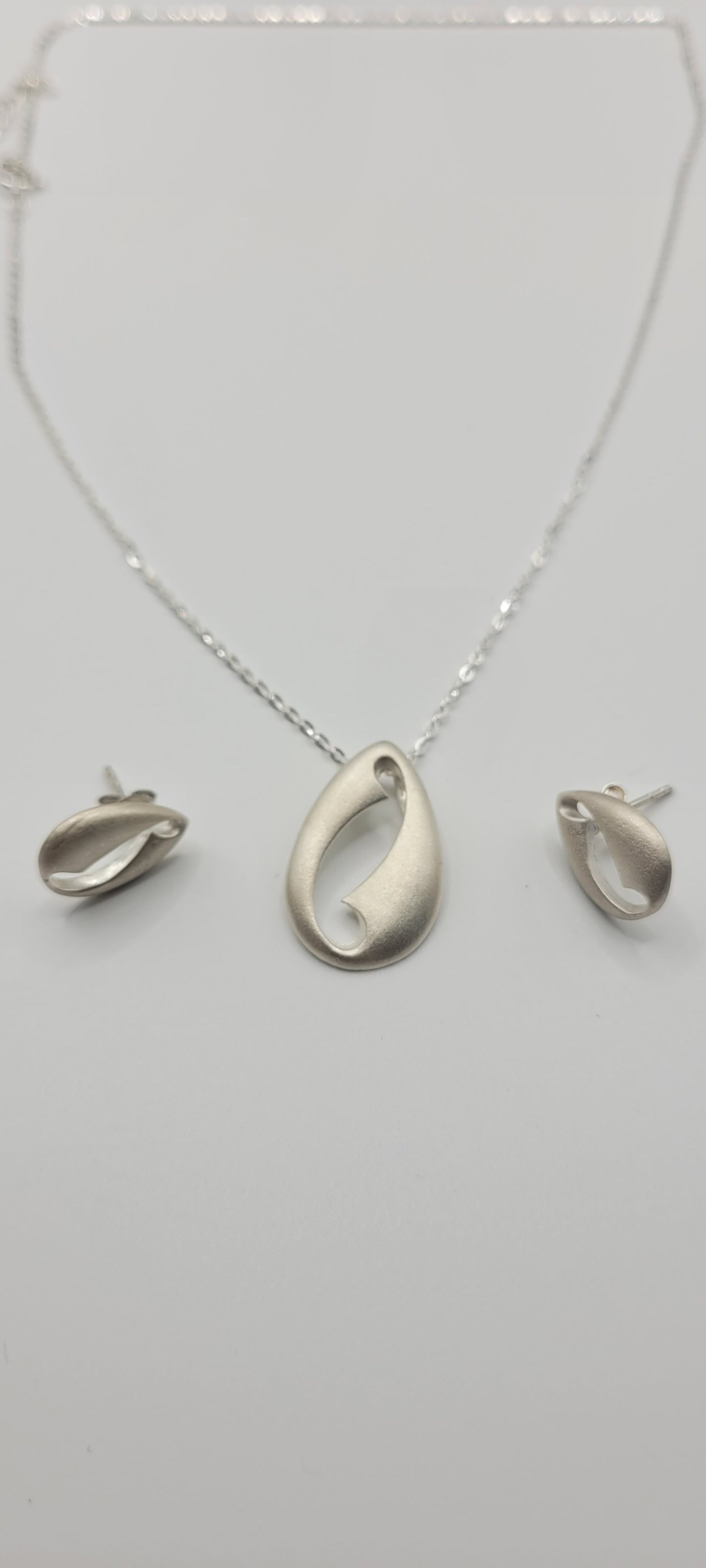 SILVER PENDANT SETS