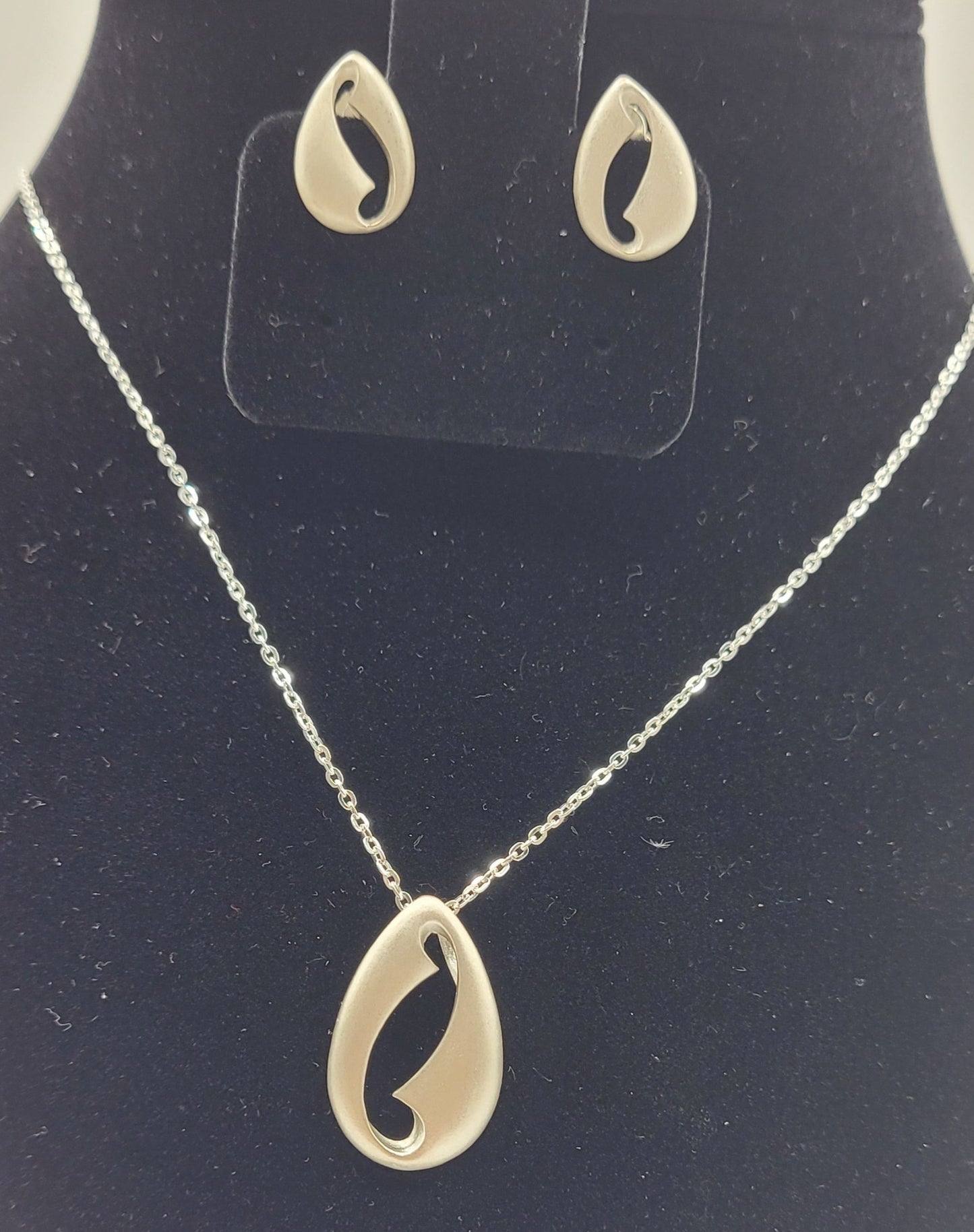 SILVER PENDANT SETS