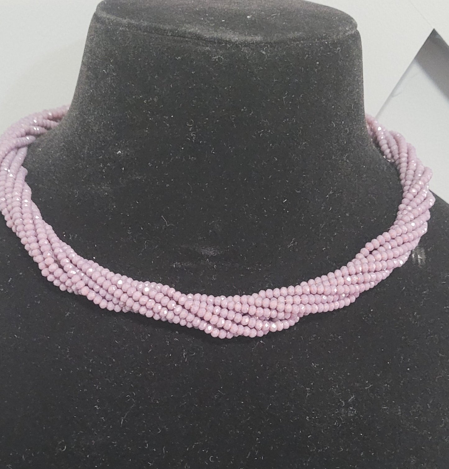 BEADS NECKLACE